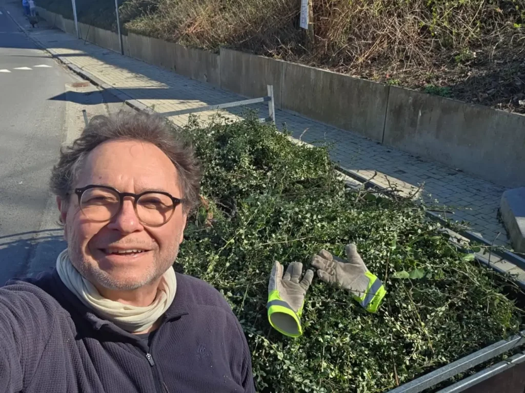 Le Comité culturel et la Fabrique de Sainte-Julienne, avec l'aide des Voisins des Boulevards, organisent un grand nettoyage de printemps le samedi 21 mars dès 10h. - chasse aux poussieres 2026 ste julienne verviers 10