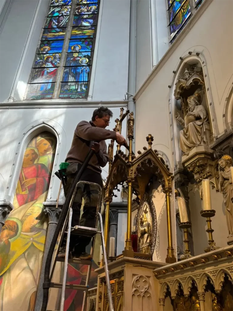 Le Comité culturel et la Fabrique de Sainte-Julienne, avec l'aide des Voisins des Boulevards, organisent un grand nettoyage de printemps le samedi 21 mars dès 10h. - chasse aux poussieres 2026 ste julienne verviers 7